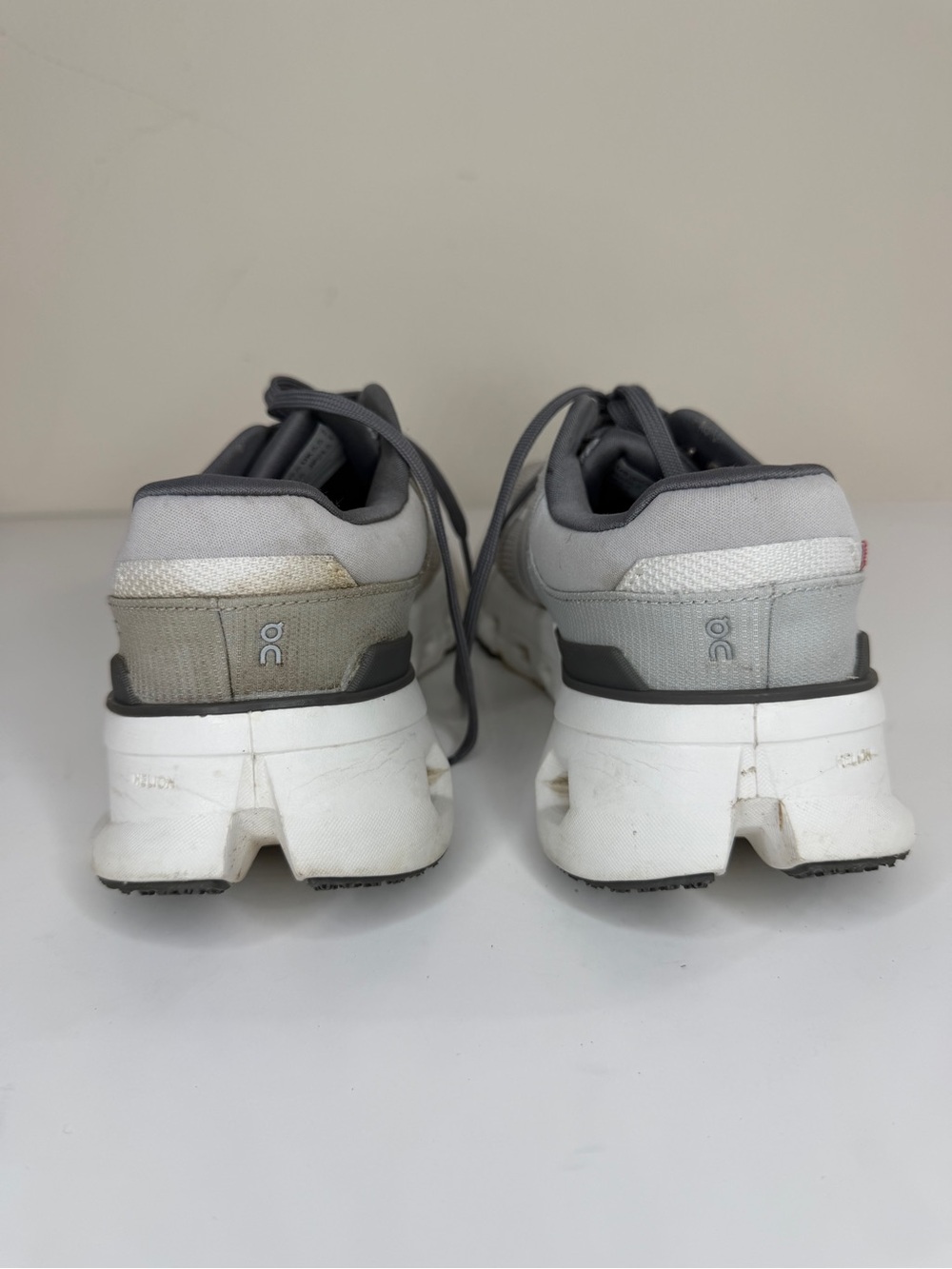 On Cloudrunner 2 Shoes Running Frost White Gray Sneakers Athletic Women’s 7.5 - Picture 12 of 16